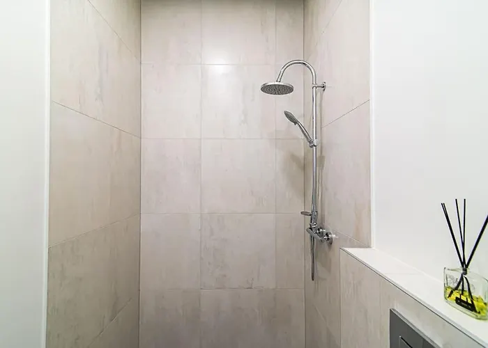 New And Modern In Old Town By Urban Rent